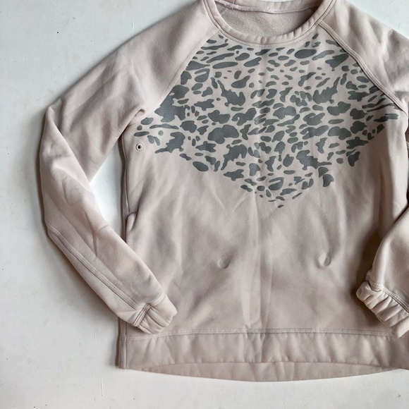 Lululemon Snapshot Crew in Neutral Blush Leopard - Picture 3 of 5